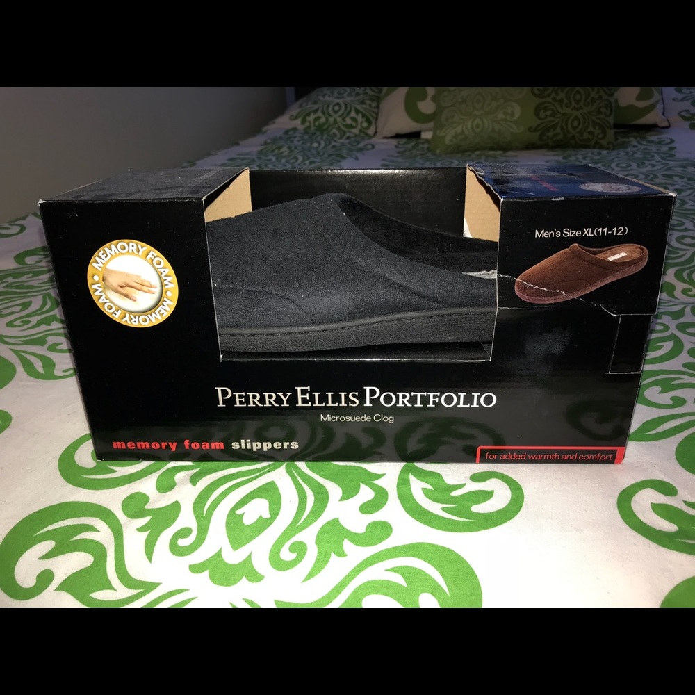 Perry Ellis Men’s Memory Foam Slippers